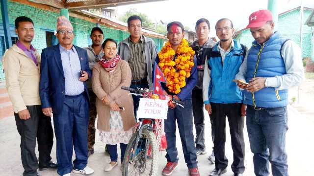 साइकल यात्री ईश्वरको कर्णाली प्रदेशको यात्रा,, गृह जिल्लाबाट सहयोग नपाएको गुनासो ।।