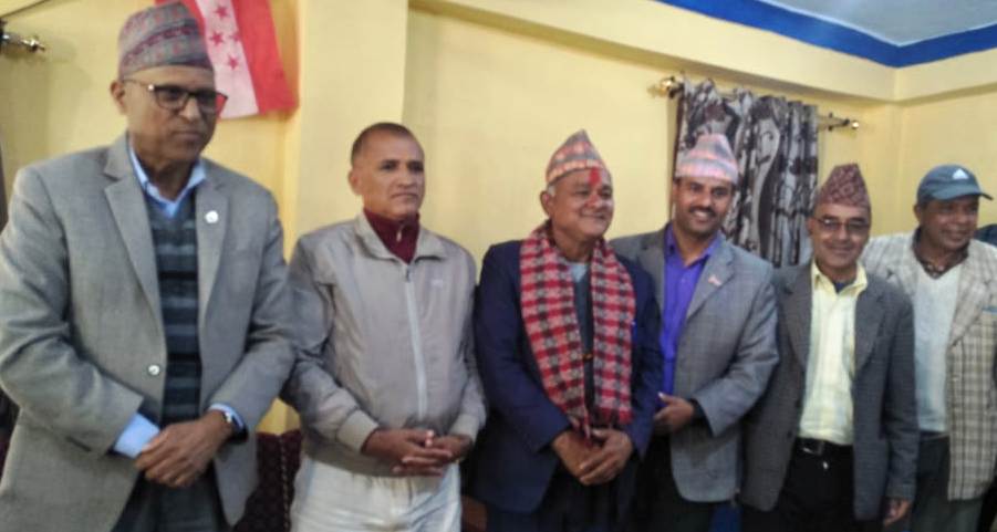   रघुविर सिह ठगुन्नाले गरे नेपाली काग्रेसमा प्रवेश