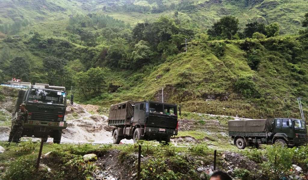 दार्चुला–तिंकर सडक निर्माणको काम सुचारु हुने, सेनाको टोली दार्चुला आईपुग्यो 