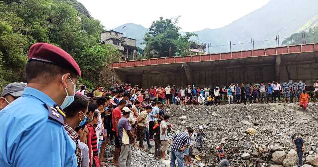 लास्कु खोलामा होम पाइपभित्र अड्कीएर दुई बालकको मृत्यु