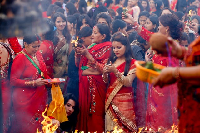 आज हरितालिका तीज व्रत, शिव मन्दिहरुमा दर्शनार्थीहरुको घुइँचो