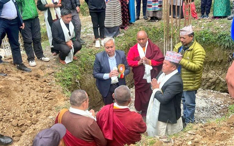 भारतको सहयोगमा महाकुलुङमा मेडिटेशन सेन्टर निर्माण, राजदूत श्रीवास्तवले गरे शिलान्यास