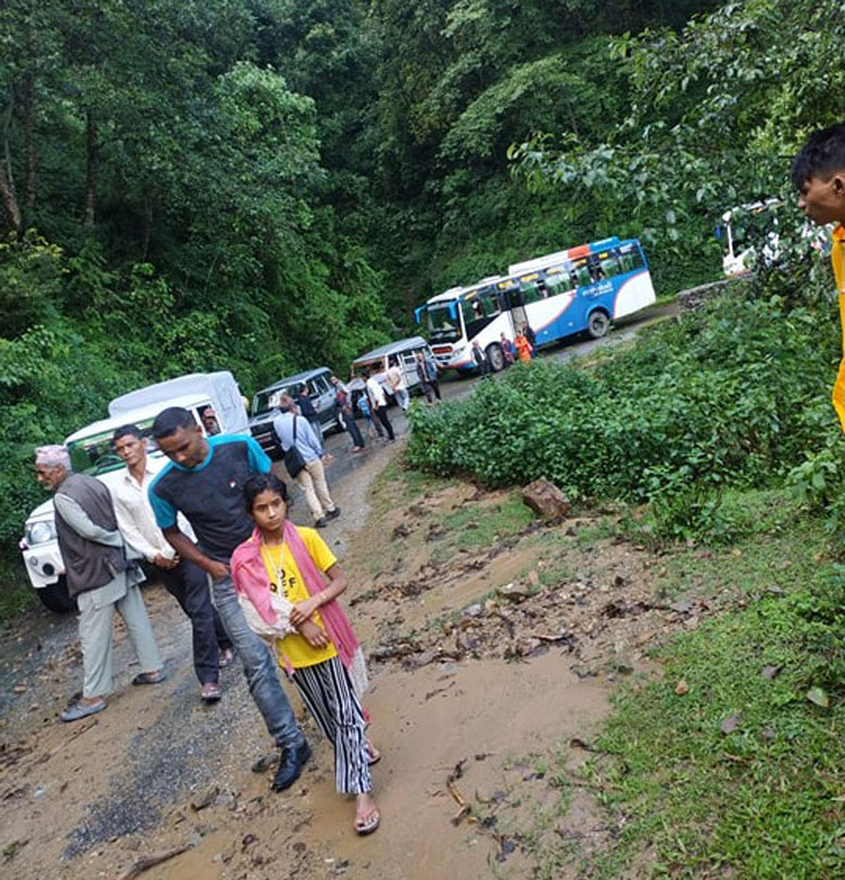 महाकाली लोकमार्ग अबरुद्ध