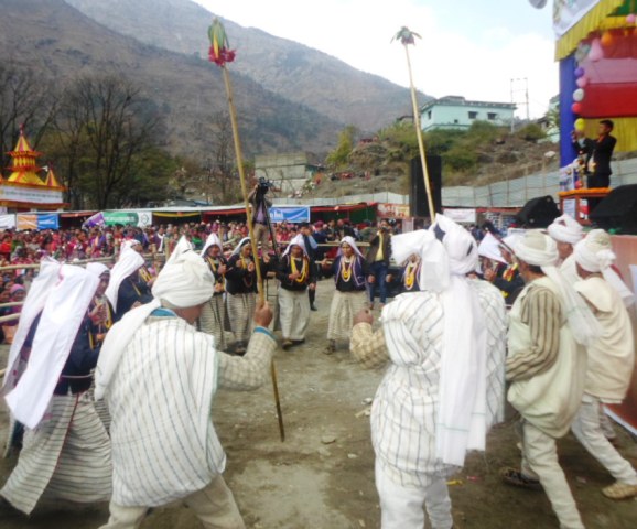 दार्चुलामा चाहैँई नाच