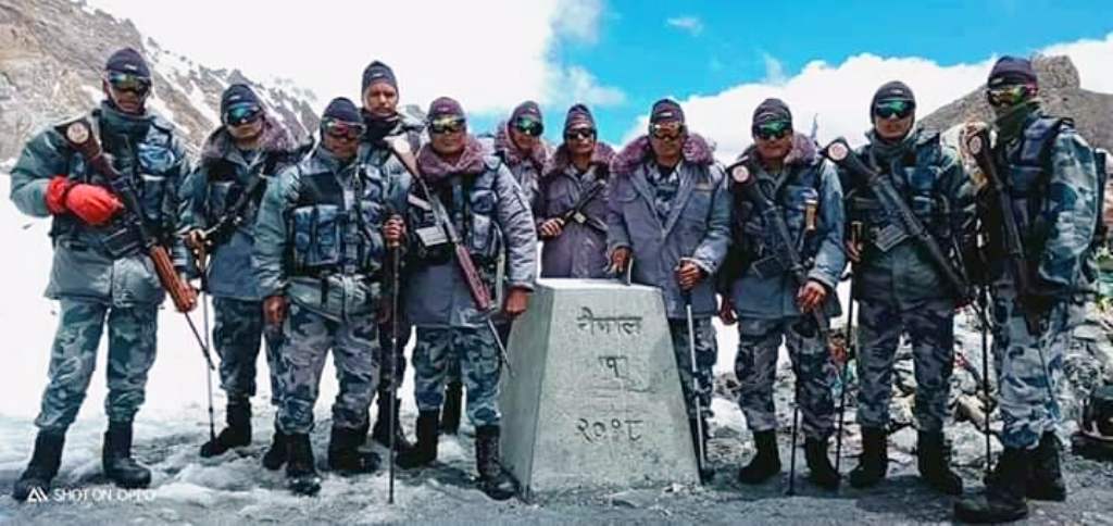 सीमा निगरानीमा सशस्त्र प्रहरी 