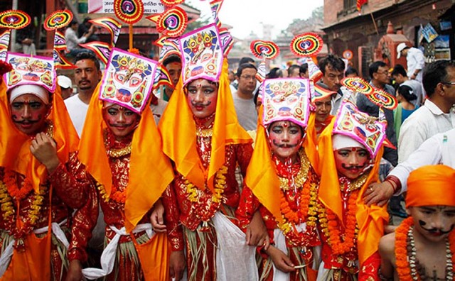 गाईजात्रा पर्व मनाइदै, उपत्यकामा सार्वजनिक विदा, भीडभाड नगर्न सरकारको आग्रह