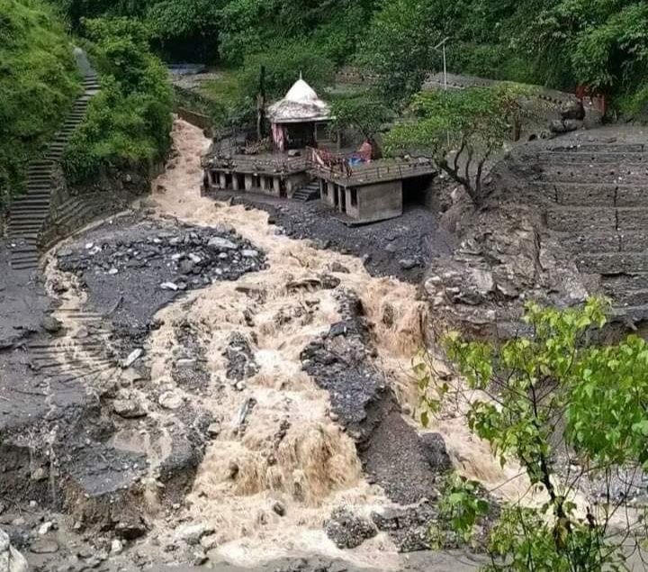 दार्चुलामा बाढी पहिरोमा परि १ को मृत्यु ८ बेपत्ता, २३ घर बगे