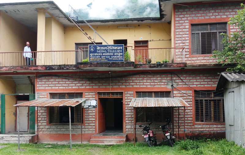 दार्चुलामा नेपाल टेलिकमको विकल्प छैन 