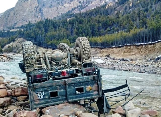 गरव्याङमा गाडी दुर्घना १ जनाको मृत्यु १ जना घाईते