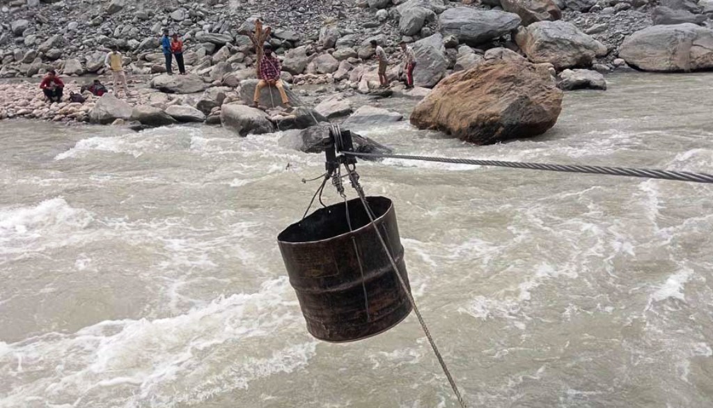 तुइनबाट खसेर  बेपत्ता भएका भण्डारीको शव फेला पर्यो