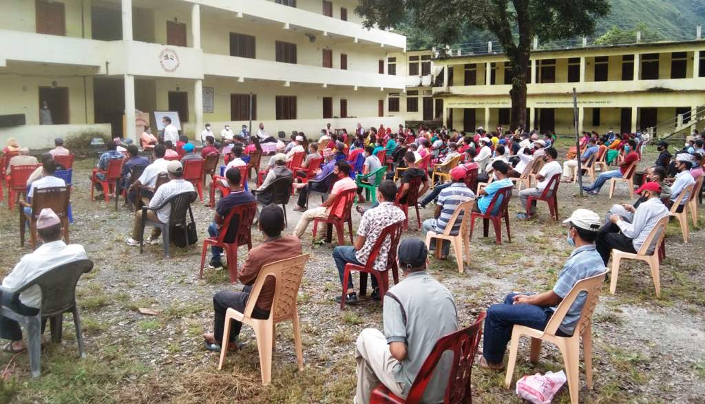 शैक्षिक शत्रको ६ महिना बिति सक्दा सम्म पनि महेन्द्र नमुनाका विद्यार्थिहरुले पुस्तक पाउन सकेन्न 