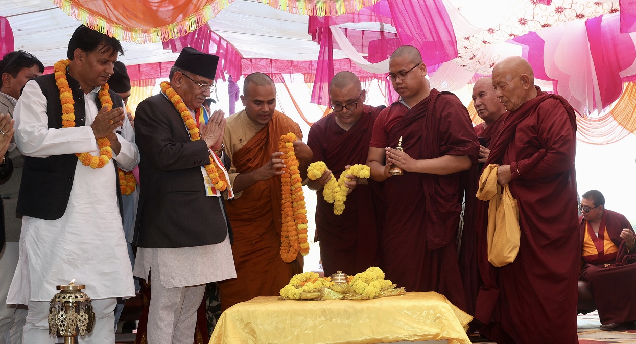 चिनियाँ विहारमा डेढघण्टा बिताएका प्रचण्ड मायादेवी मन्दिरै छिरेनन्’