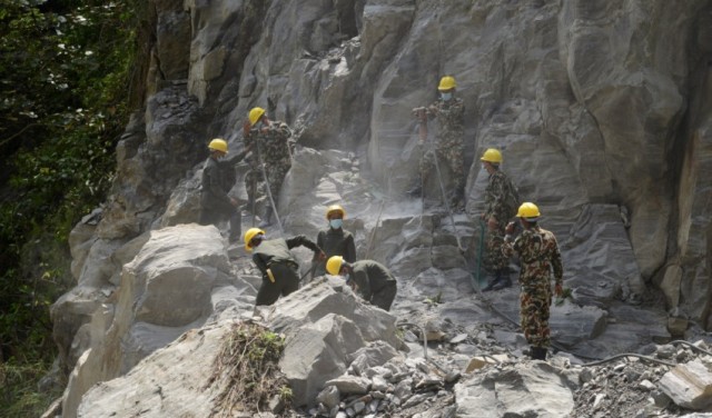 नेपाली सेनाले दार्चुला–टिंकर सडक निर्माणमा वार्षिक लक्ष्यभन्दा डेढ किलोमिटर बढी सडक निर्माण